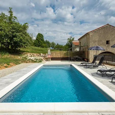 別荘 Hamara By Interhome *