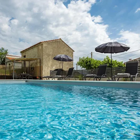 別荘 Hamara By Interhome *